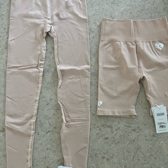 Power Seamless Leggings & Power Seamless Cycling Shorts - Picture 2 of 6